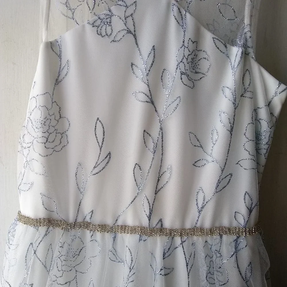 Beautiful Formal Gown, Girl's size 14 - Picture 3 of 5